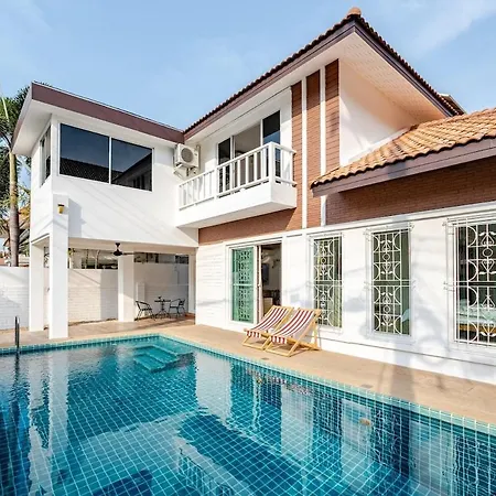 G Warmth Pool Villa